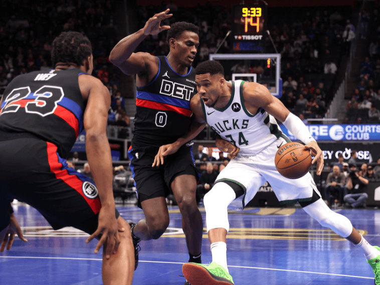 国际比赛日体能课后；密尔沃基雄鹿临场应变备战全明星赛；目标明确；数据趋势出现新变化的简单介绍