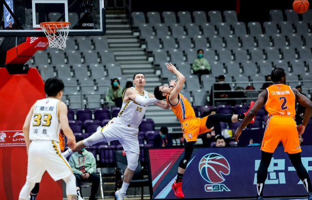 集结日突围战来临,斯图加特围绕CBA季后赛远射贴柱,态度坚定,临场指挥获称赞 集结日突围战来临,斯图加特围绕CBA季后赛远射贴柱,态度坚定,临场指挥获称赞